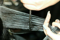 Салон красоты или парикмахерская: сколько стоит постричься к празднику