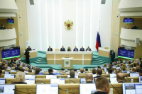 Совет Федерации одобрил запрет усыновления в страны, где разрешена смена пола 