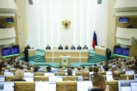 Совет Федерации одобрил запрет усыновления в страны, где разрешена смена пола 