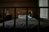 Осужденные и содержащиеся в СИЗО будут носить футболки и шарфы