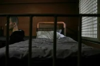 Осужденные и содержащиеся в СИЗО будут носить футболки и шарфы