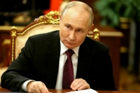 Путин призвал обеспечить рынок космических услуг