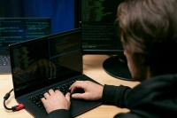 Как защитить компьютер и телефон от вирусов и мошенников: советы экспертов