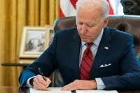 В США назвали госизменой планы Байдена передать ядерное оружие Украине