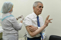 Онищенко призвал взрослых россиян вакцинироваться против кори