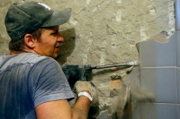 Пьяные выходки и шум по ночам: за что могут отобрать квартиру