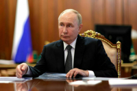 Путин призвал не допускать провалов в создании спутниковой группировки