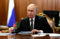 Путин спросил у Мантурова, где заводы по переработке мусора