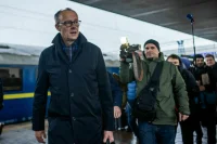 Кандидат на пост канцлера ФРГ прибыл с необъявленным визитом в Киев