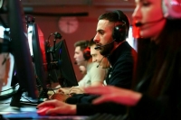 Более 40% любителей киберспорта зарабатывают в месяц до 50 тысяч рублей