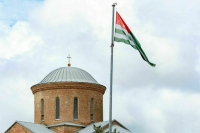 Власти Абхазии попросили Россию возобновить социальные выплаты