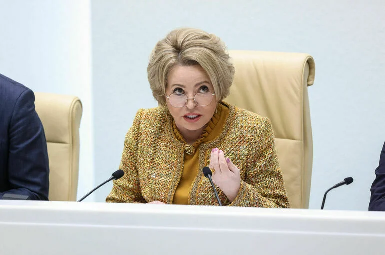 Матвиенко предложила главе Минцифры отвечать за данные обещания