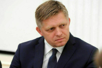 Премьер-министр Словакии считает личным долгом посетить Москву в День Победы