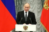 Путин вручил госнаграды депутатам Васильеву, Зюганову и Ресину 