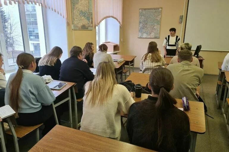 На базе НГЛУ прошли курсы повышения квалификации для чиновников со всей страны