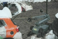 Место гибели генерала Кириллова обследует робот-сапер