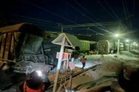 Под Мурманском грузовой состав столкнулся с пассажирским поездом