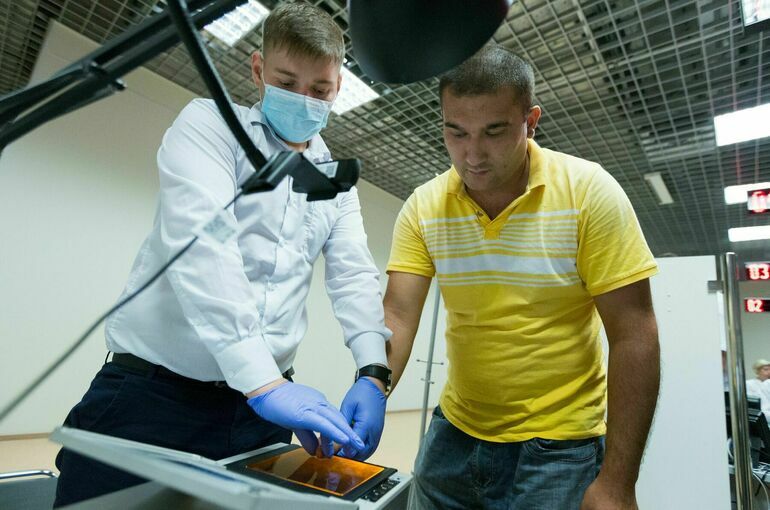 Путин предложил создать при МВД «мощный» центр по работе с мигрантами