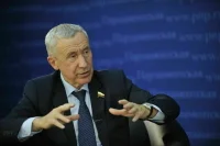 Сенатор Климов считает, что встреча Путина и Трампа может состояться через полгода