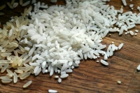 Кабмин продлил временный запрет на вывоз риса и рисовой крупы