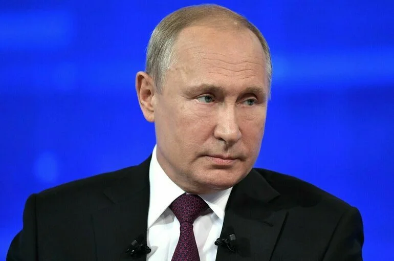 Путин сообщил о вылете борта МЧС к месту авиакатастрофы в Актау