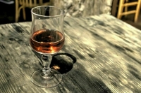 Роскачество: 52 процента коньяков в магазине поддельные