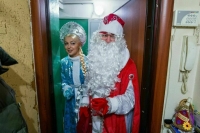 В МВД просят проявлять бдительность, если в дверь звонит Дед Мороз