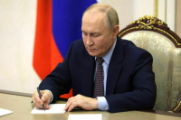 Путин поручил разработать проект Основ государственной языковой политики РФ