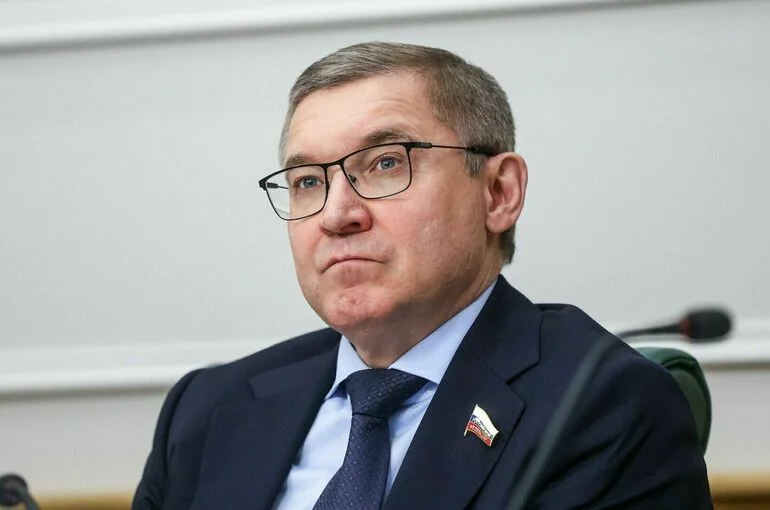 Сенатор Якушев: Прокуратура следит за четким выполнением мер поддержки военных