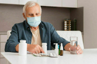 Хроническим больным назначат незарегистрированные в России лекарства