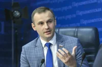 Депутат Леонов предложил увеличить количество рекламы здорового питания в СМИ