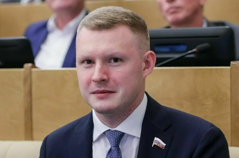 Депутат Самылин предложил ввести доставку документов из МФЦ