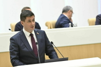 Сенатор Деньгин считает, что россияне стали осознаннее относиться к микрозаймам