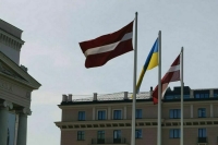 Власти Латвии заявили, что обсуждать отправку миротворцев на Украину рано