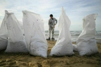 С кормовой части «Волгонефти-239» начали откачивать и вывозить мазут