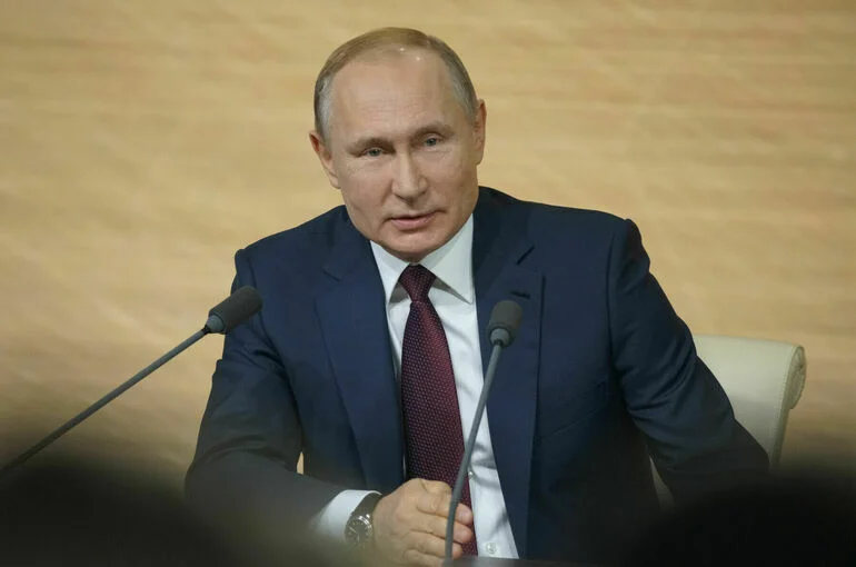 Путин поздравил Трампа со вступлением в должность президента США