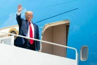 Трамп подписал указ о признании в США двух неизменных полов
