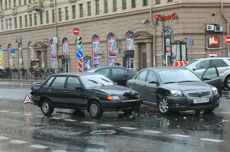 Комитет Госдумы поддержал поправки об электронном оформлении европротокола