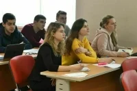 Комитет Госдумы поддержал законопроект о бюджетных местах в вузах для супругов участников СВО