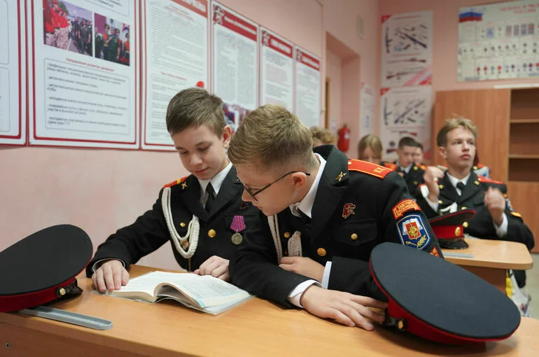 В пособии по военной истории школьникам расскажут о вооружении в зоне СВО