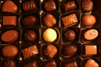 Депутат Гусев призвал положить конец торговле украинскими сладостями