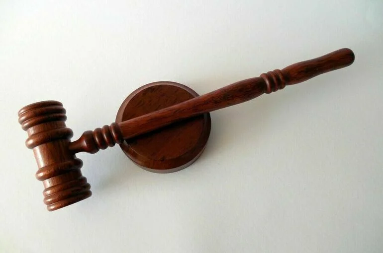 Экс-директора лагеря на Алтае осудили за отравление 70 детей