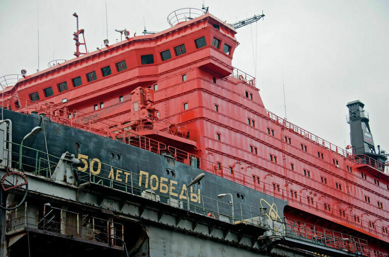 Атомный ледокол «50 лет Победы» повредил обшивку в Карском море