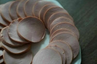 У туристов на российской границе конфискуют мясные продукты из ЕС