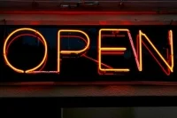 Комитет Госдумы поддержал законопроект об ограничении англицизмов в рекламе