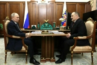 Путин поручил главе Дагестана Меликову постоянно помогать героям СВО
