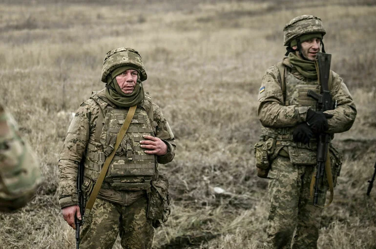 Минобороны: Около ста тысяч украинских военных оставили свои воинские части