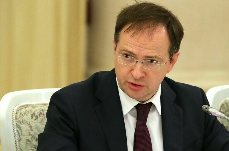 Помощник президента Мединский призвал не делать из детей оловянных солдатиков