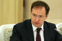 Помощник президента Мединский призвал не делать из детей оловянных солдатиков