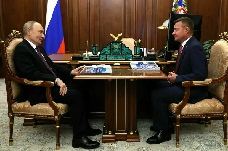 Путин попросил Старовойта объяснить снижение погрузки на сети РЖД